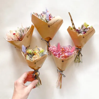 Picture of Mini Dried Flower Bouquets