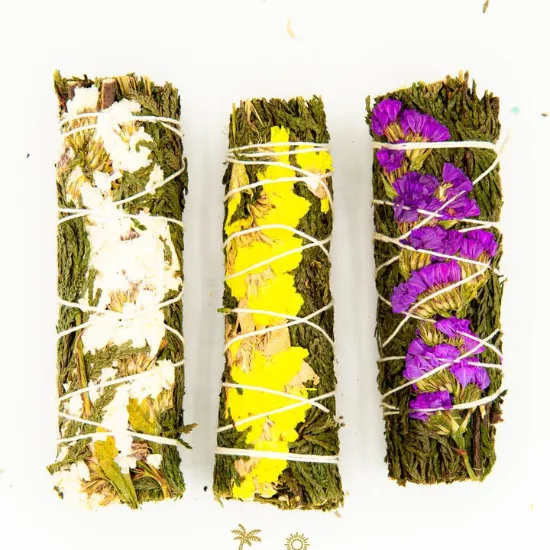 Picture of Cedar with Sinuata Flower Smudge Bundles