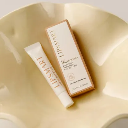 Picture of Lipsmart Hydrating Lip Treatment (12 Units)