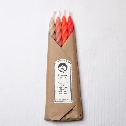 Picture of Gathering Spiral Beeswax Candles - Set of 4