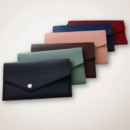 Picture of Organizer Wallet/Clutch Made with Vegan Leather By Lele